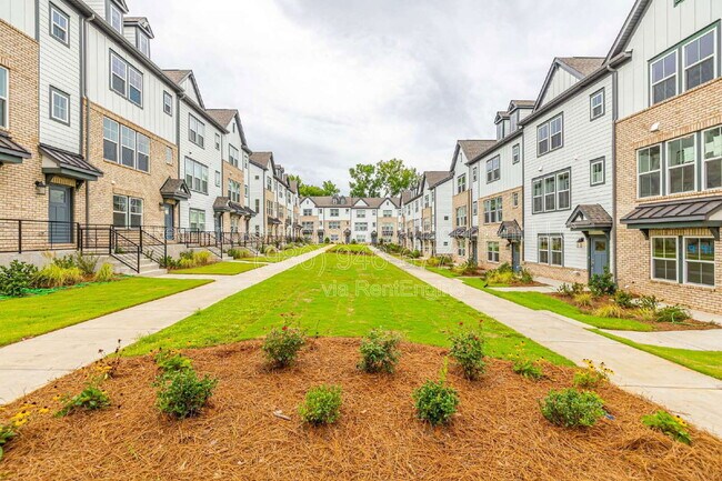 Foto del edificio - 12305 Landry Renee Pl