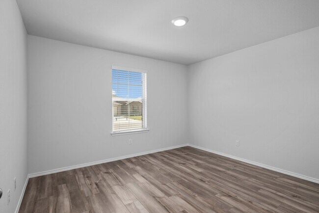 Building Photo - 1123 Eaton Dr