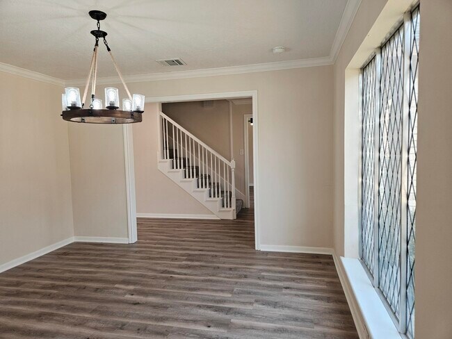 Foto del edificio - 16627 Aldenham Pl