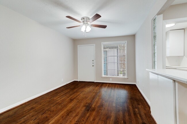 Building Photo - 2023 Huldy St