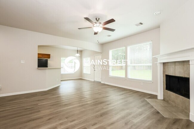 Foto del edificio - 5 Bedroom Pet-Friendly Home in Conroe, TX with Main Street Renewal