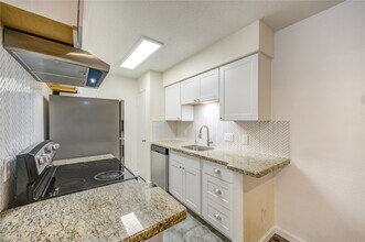 Building Photo - 2120 Wilcrest Dr