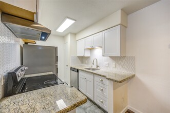 Building Photo - 2120 Wilcrest Dr