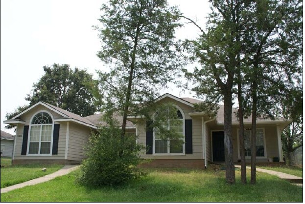 Building Photo - Grey Wolf Estates