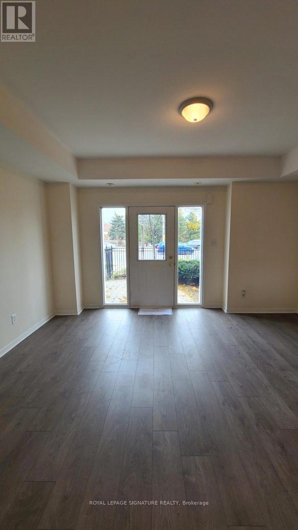 Photo du bâtiment - 4950-4950 Winston Churchill Blvd