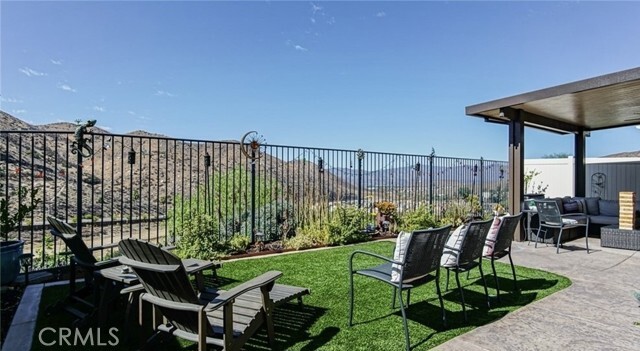 Foto del edificio - 24219 Lilac Ln