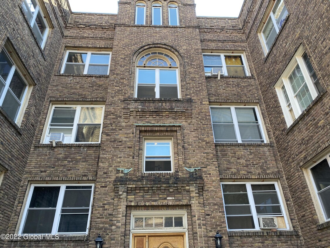 Primary Photo - 27 Stanwix St