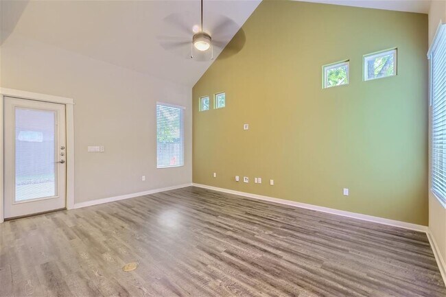 Building Photo - 4913 Sunset Trail