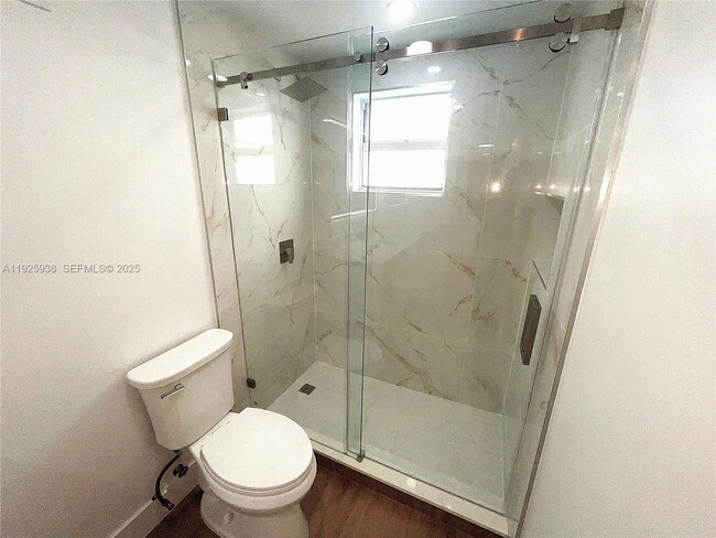 Foto del edificio - 10300 Coral Wy