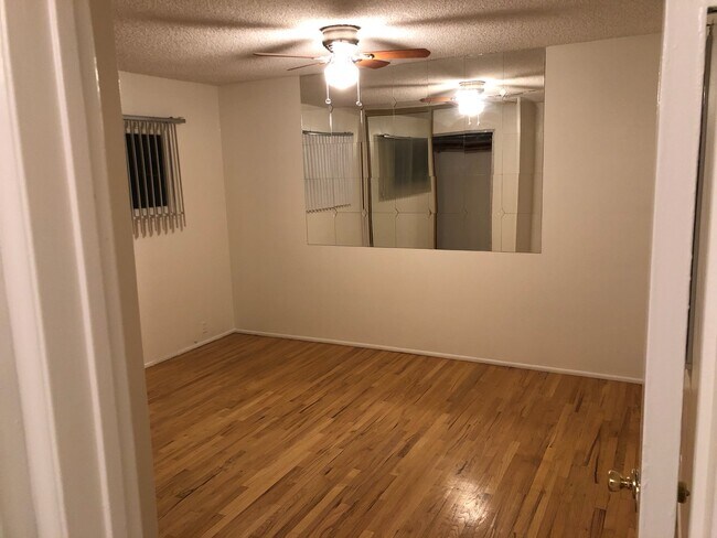 Spacious Bedrooms - 2250 El Sereno Ave