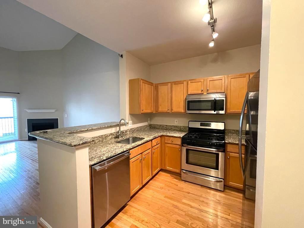 5124 Brittney Elyse Cir Unit 5124M, Centreville, VA 20120 Room for