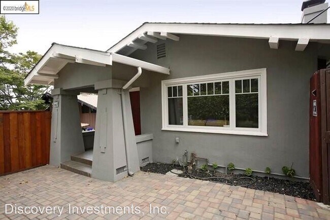 Building Photo - 3 br, 3 bath House - 407 Moraga Avenue