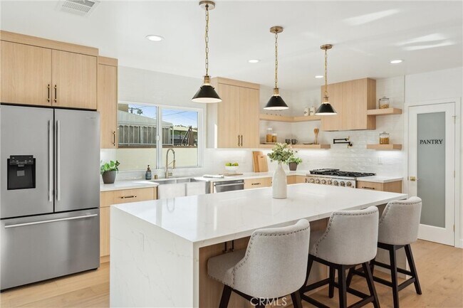 Foto del edificio - 3945 S Norton Ave