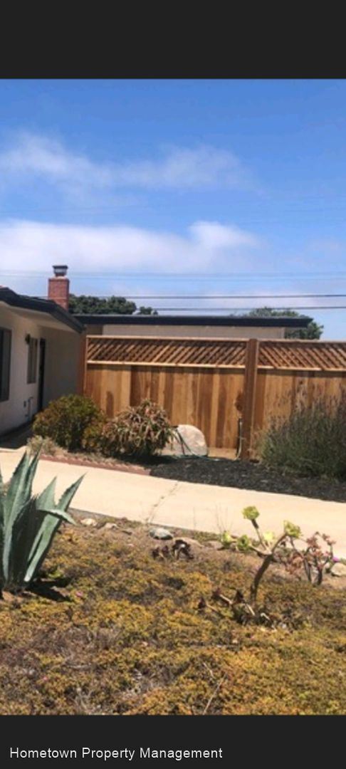 Building Photo - 3 br, 1.5 bath House - 1032 Bay Oaks Drive