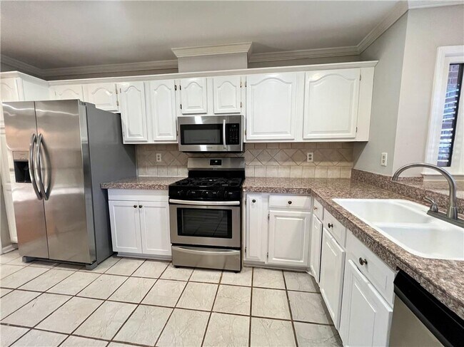 Foto del edificio - 215 Brantley Rd