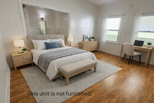 Building Photo - 727 S Coronado St