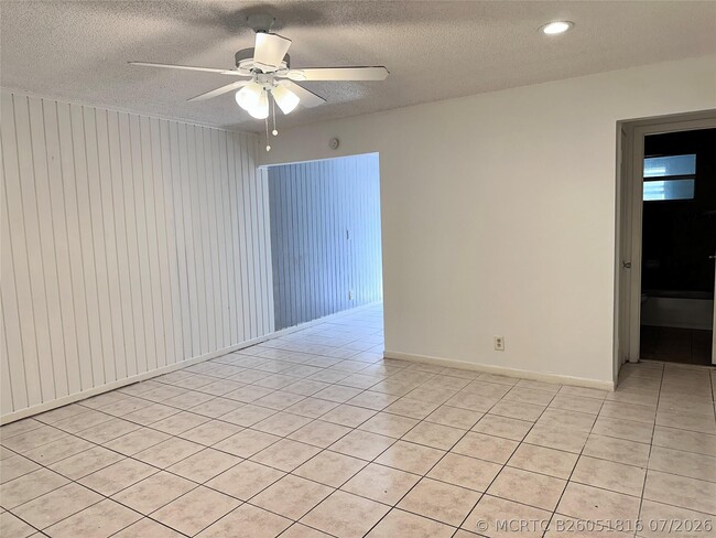 Building Photo - 5650 SW 26th St