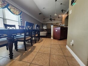 Building Photo - 4422 Meadow Way Dr