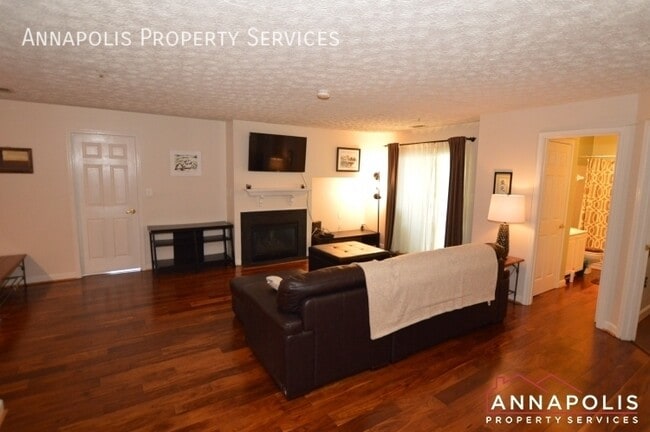 Building Photo - 621 admiral drive #308