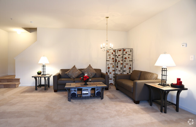 Living Area - Middletown Apartments