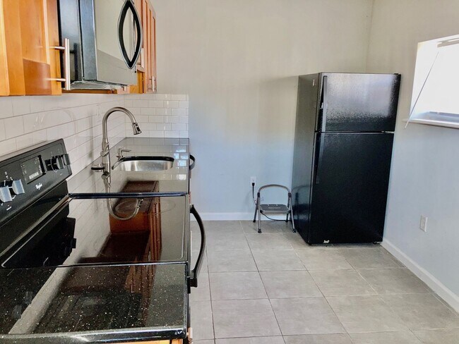 Building Photo - 5301 Catharine St