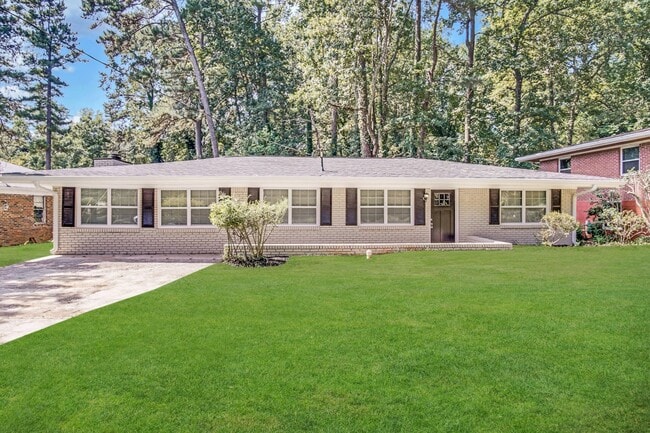 Building Photo - 1471 Midview Dr