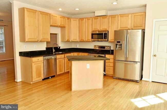 Building Photo - 7005 Cradlerock Farm Ct