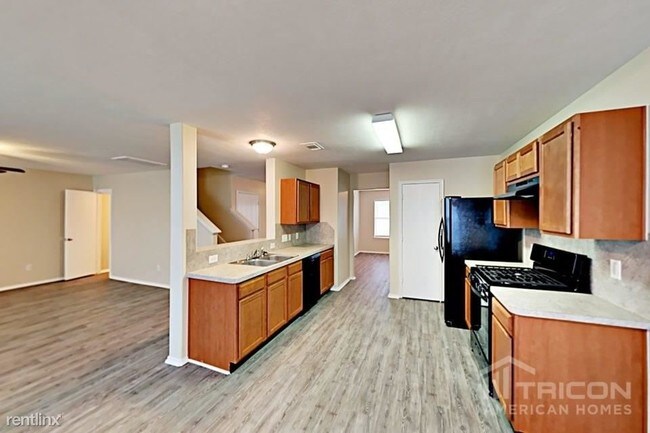 Building Photo - 3 br, 2 bath House - 7443