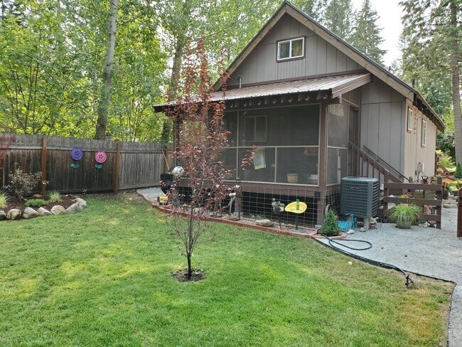 screened in back porch - 372 Sacheen Terrace Dr