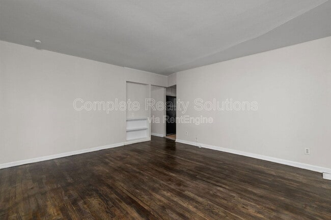 Building Photo - 9834 Portage Dr