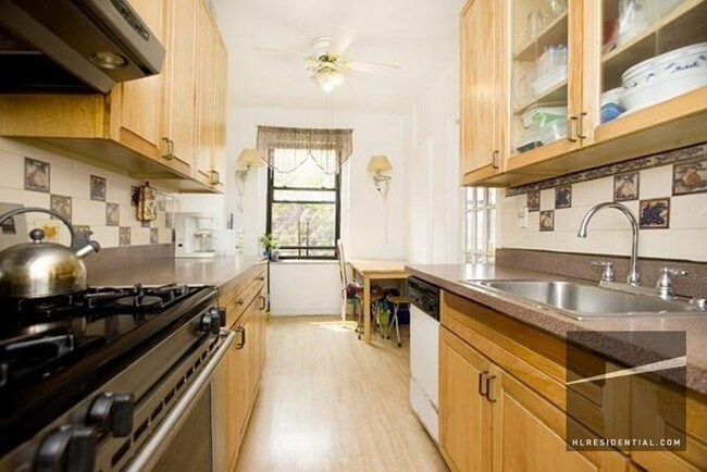 Building Photo - 3563 88th St