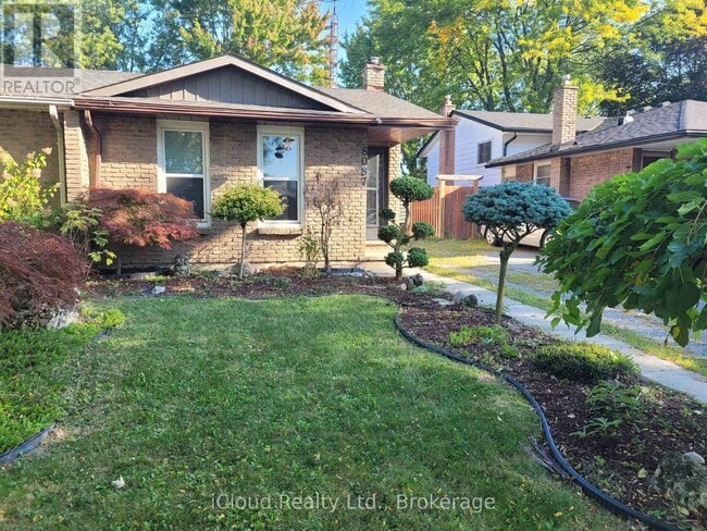 Building Photo - 8087 Aintree Dr