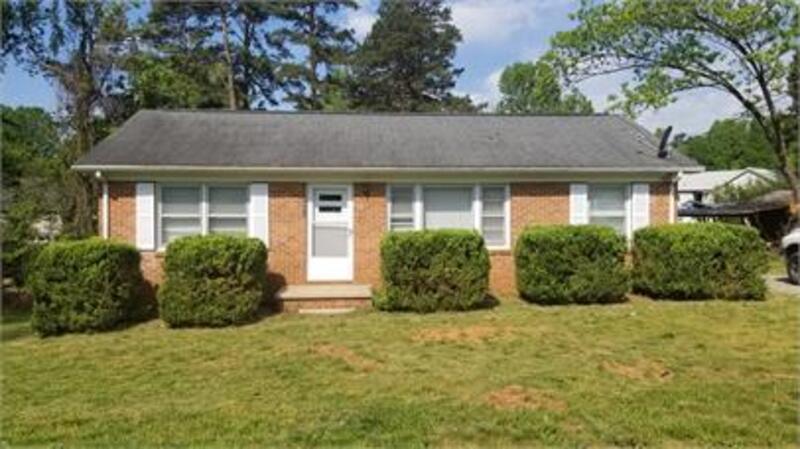 Primary Photo - 3903 Pineneedle Dr