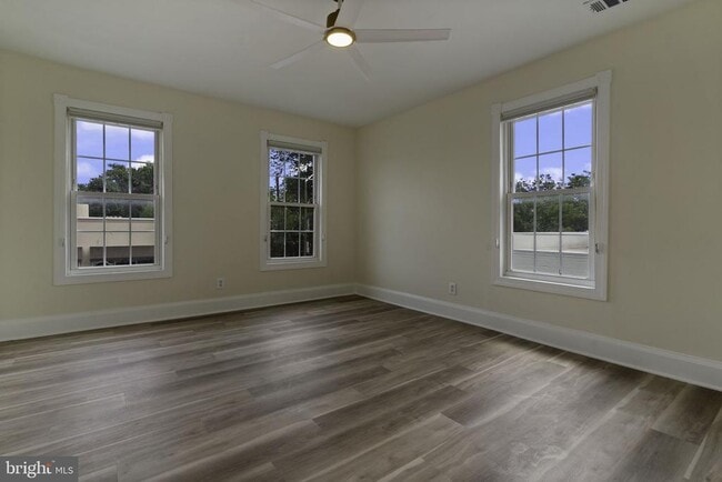 Building Photo - 1506 Mt Vernon Ave