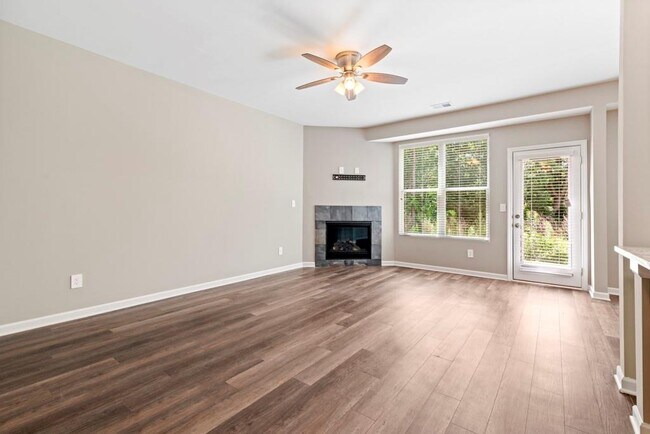 Building Photo - 1006 Valley Rock Dr