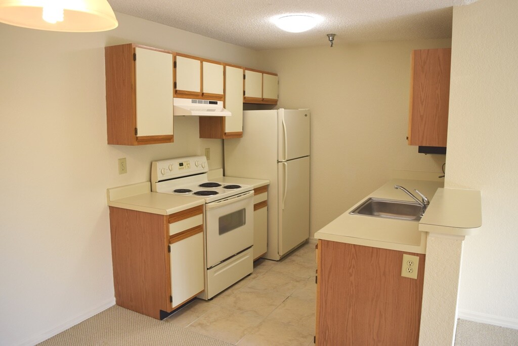 10263 Gandy Blvd N, Saint Petersburg, FL 33702 Condo for Rent in