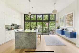 Building Photo - 230 Bergen St