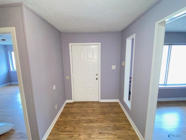 Foto del edificio - 6005 Ellington Rd NW