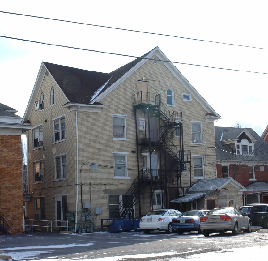Foto del edificio - 507 W College Ave