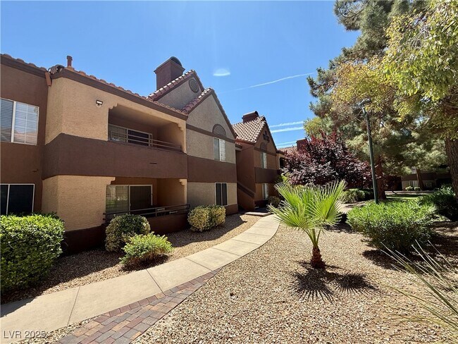 Foto del edificio - 2200 S Fort Apache Rd