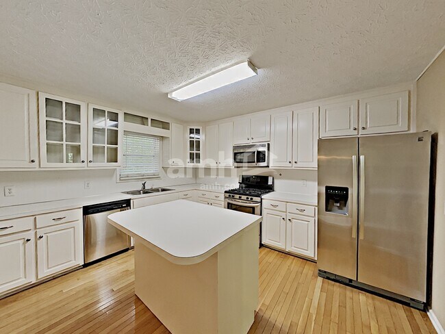 Building Photo - 1530 Kimberly Place