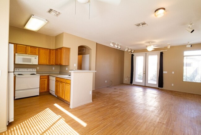 Building Photo - Live in Style and Convenience - 2BR/2BA wi...