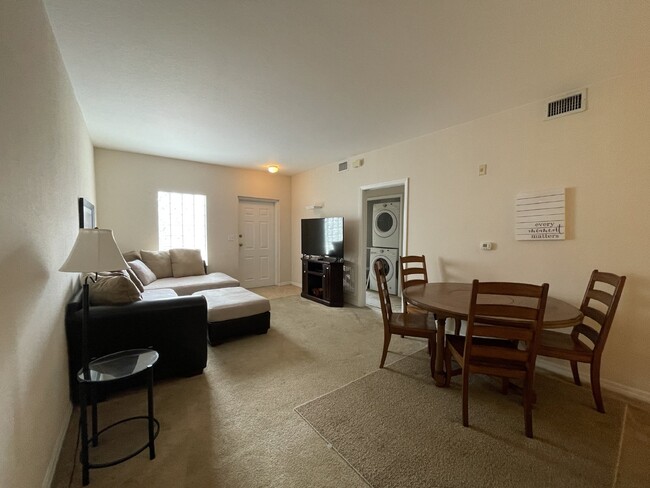 Foto del edificio - First Floor Two Bedroom Condo- Fort Myers