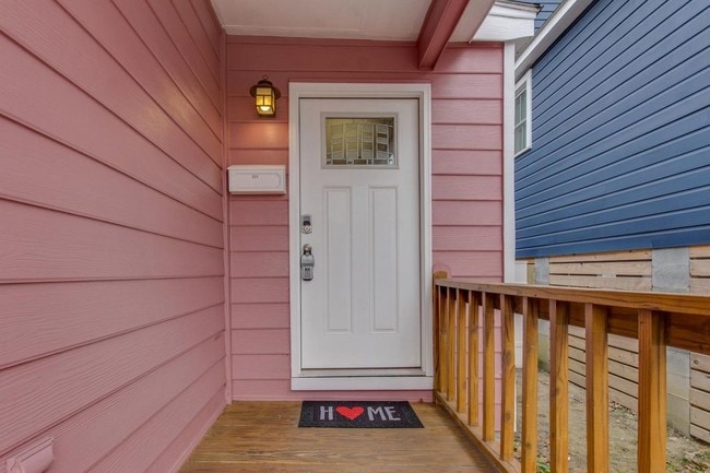 Welcome Home - 221 Fishburne St