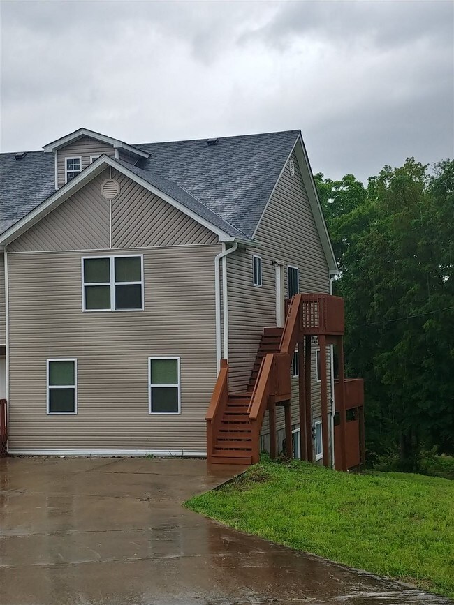 Building Photo - 103 Woodland Rd