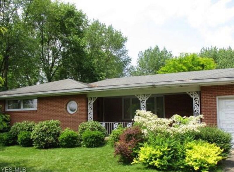 Primary Photo - 266 Park Dr