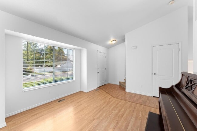 Building Photo - 557 E 8240 S