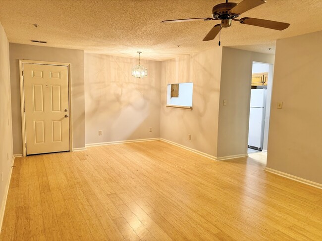 Dining Room - 600 Audubon Lake Dr