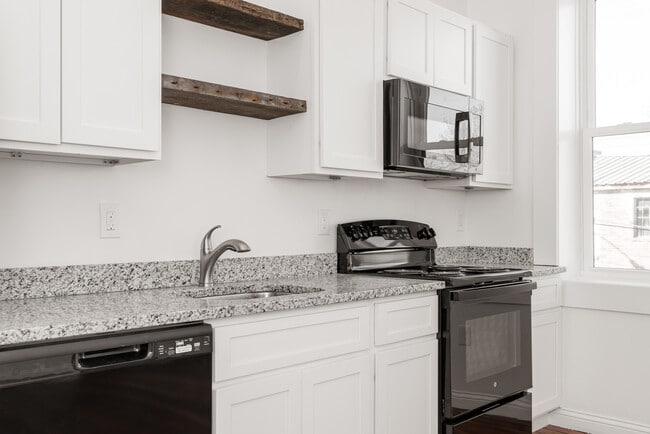 Building Photo - 701 E Kentucky St