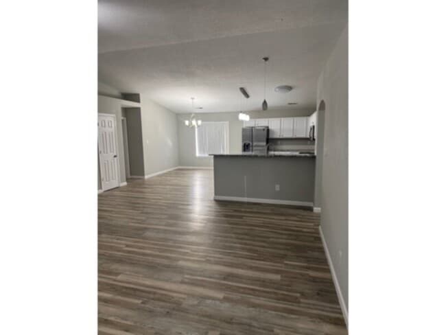 Building Photo - COUNTRYKNOLL